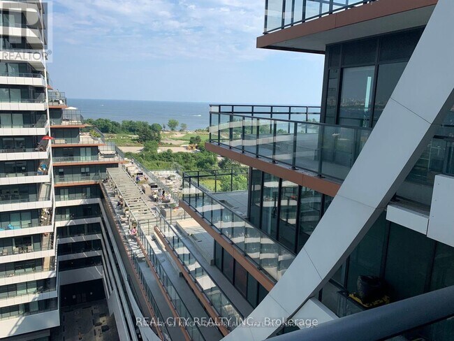 30 Shore Breeze Dr in Toronto, ON - Building Photo - Building Photo