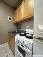 896 Beacon St, Unit 1 in Boston, MA - Building Photo - Building Photo