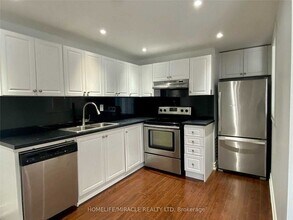 1448 Tyneburn Cres in Mississauga, ON - Building Photo - Building Photo
