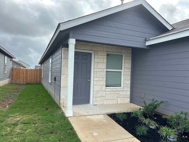 10022 Ana Hts in San Antonio, TX - Building Photo - Building Photo