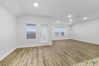 1308 Parkwood in Seguin, TX - Building Photo - Building Photo