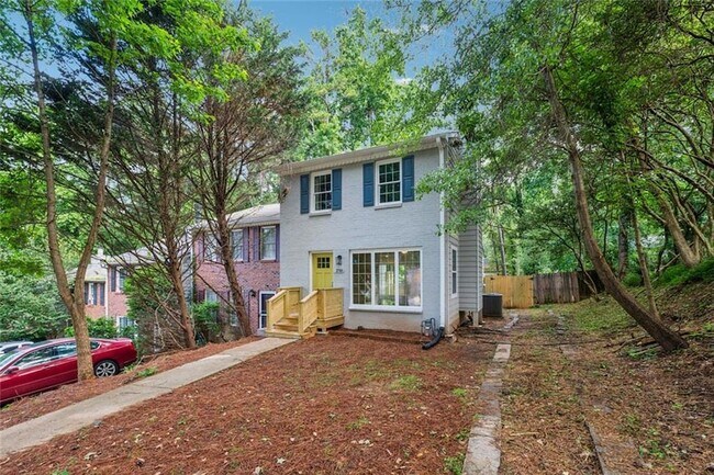 2780 Northwood Ct in Marietta, GA - Building Photo - Building Photo