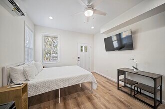 5069 Peachtree Ave, Unit Unit A in Wilmington, NC - Building Photo - Building Photo