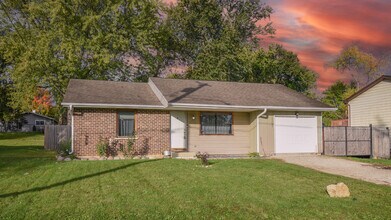 1107 Hilltop Blvd in McHenry, IL - Building Photo - Building Photo