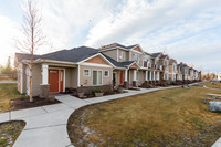 Grass Creek Village in Anchorage, AK - Foto de edificio - Building Photo