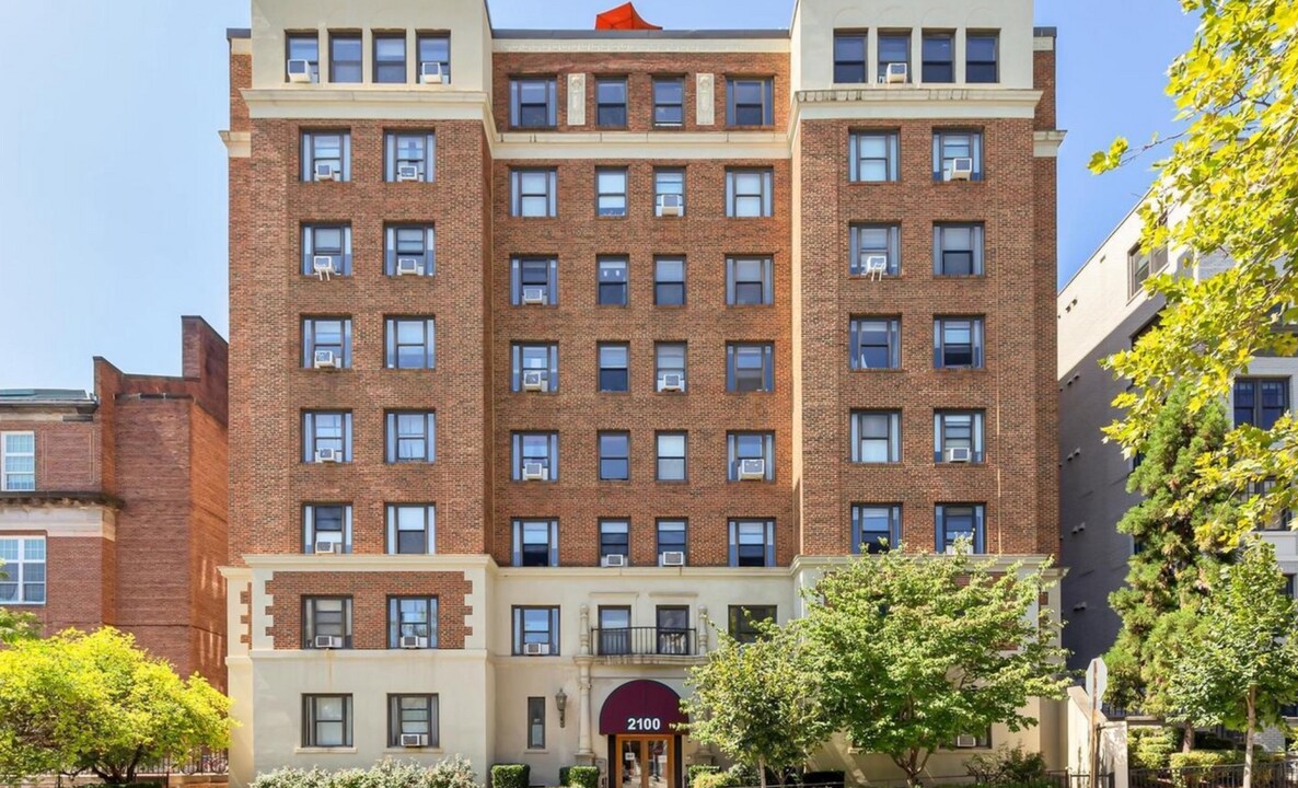 2100 19th St NW in Washington, DC - Building Photo