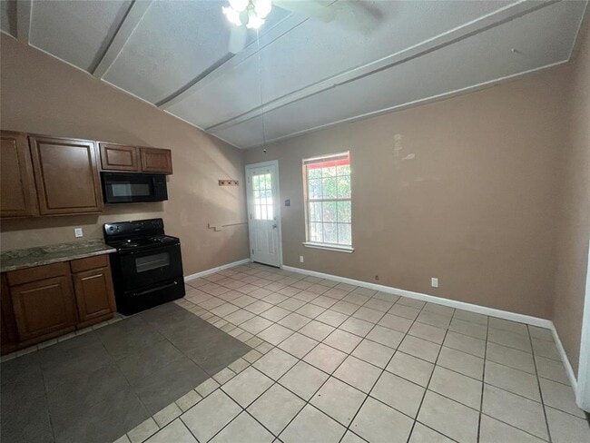 2201 S Church St in Georgetown, TX - Building Photo - Building Photo