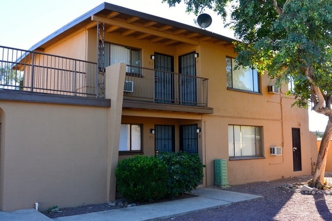 Sonoran Village in Tucson, AZ - Foto de edificio - Building Photo
