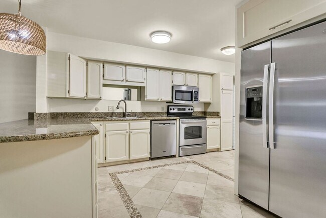 2600 Torrey Pines Rd in San Diego, CA - Building Photo - Building Photo