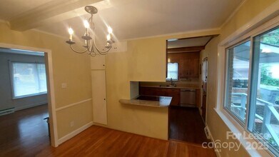 3813 Selwyn Ave in Charlotte, NC - Building Photo - Building Photo