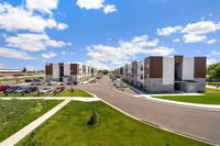 Holmes Corner Apartments -- No up-front se... in Cheyenne, WY - Foto de edificio - Building Photo