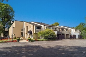 Cornerstone Crossing in Columbus, OH - Foto de edificio - Building Photo