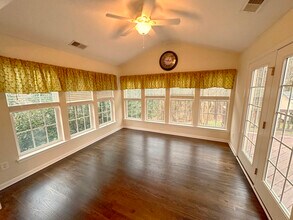 2018 Southridge Drive in Belmont, NC - Foto de edificio - Building Photo