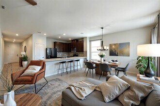 7300 Altidore Dr in Austin, TX - Building Photo - Building Photo