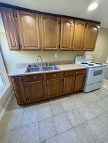 718 Pittston Ave, Unit 3 Apartments