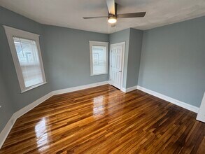 25 Cameron Ave, Unit 2 in Cambridge, MA - Foto de edificio - Building Photo