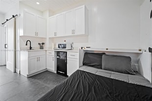 534 NW 50th St in Miami, FL - Building Photo