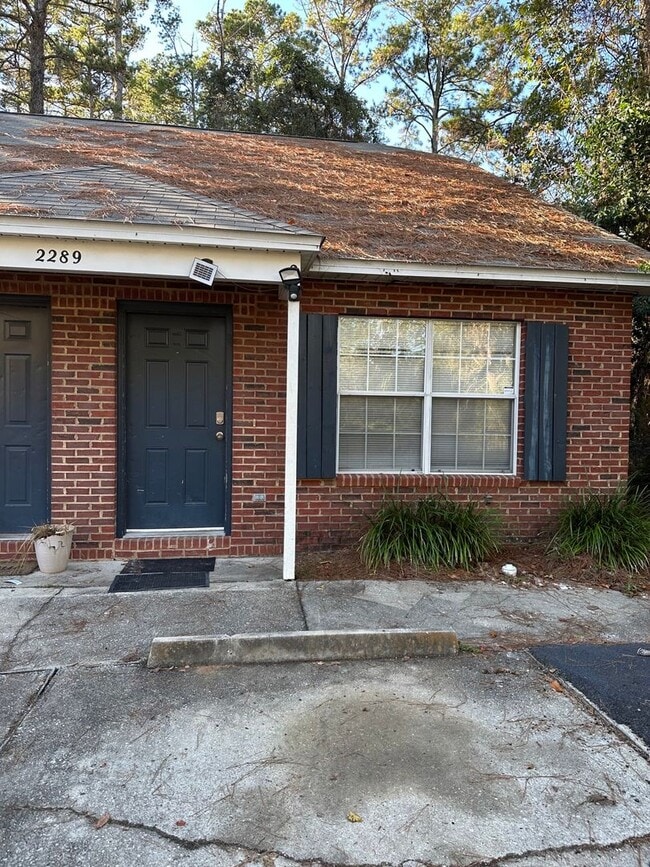 2285 Hartsfield Rd in Tallahassee, FL - Building Photo - Building Photo