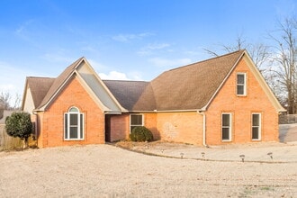 7658 Shadow Hills Dr in Arlington, TN - Building Photo - Building Photo