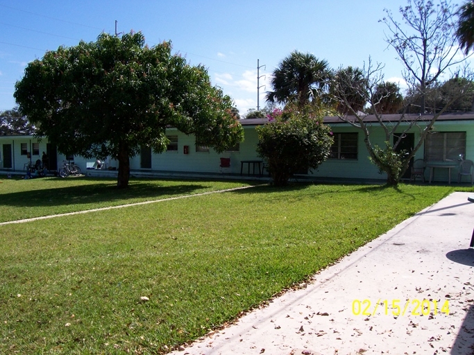 506 N 2nd St in Fort Pierce, FL - Foto de edificio