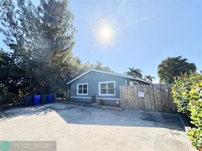 2324 Arthur St in Hollywood, FL - Building Photo - Building Photo