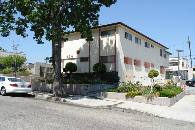 974 S Berendo St in Los Angeles, CA - Building Photo - Building Photo