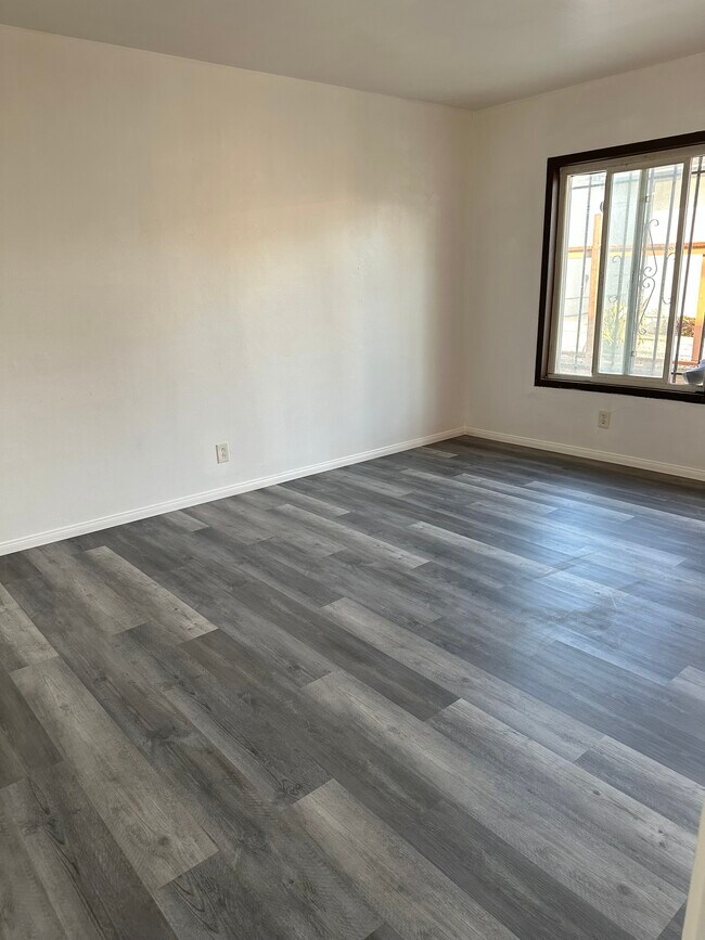 2129 Martin Luther King Jr Ave, Unit 3 in Long Beach, CA - Building Photo - Building Photo