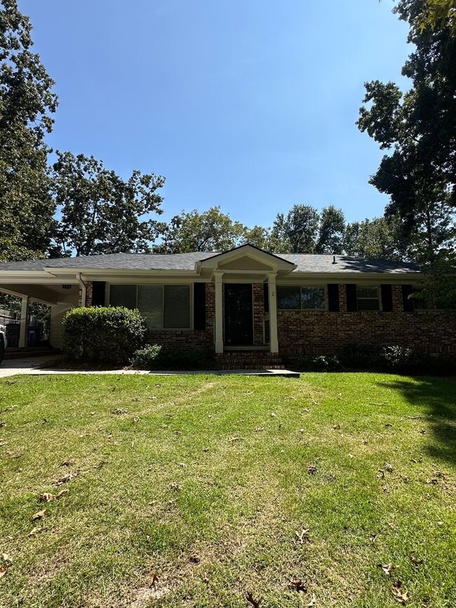 405 NW Woodland Dr