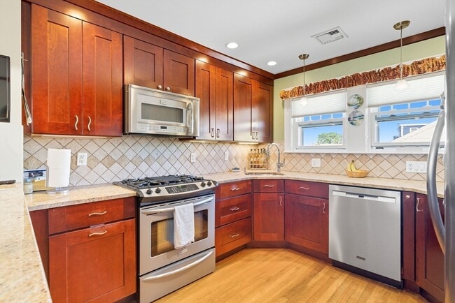 property at 40 Cottage Park Rd