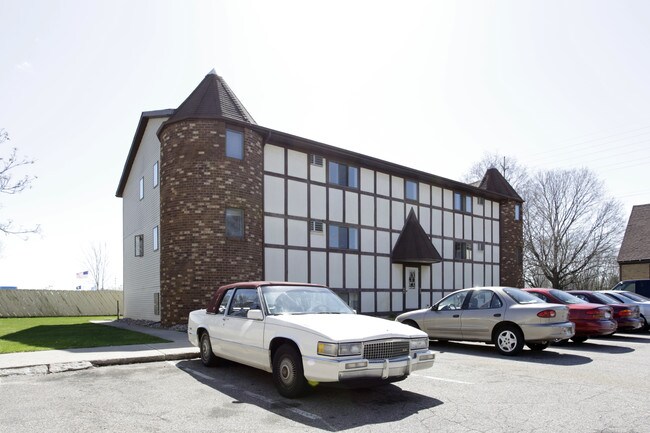 4124 Kenowa Ave in Grandville, MI - Foto de edificio - Building Photo