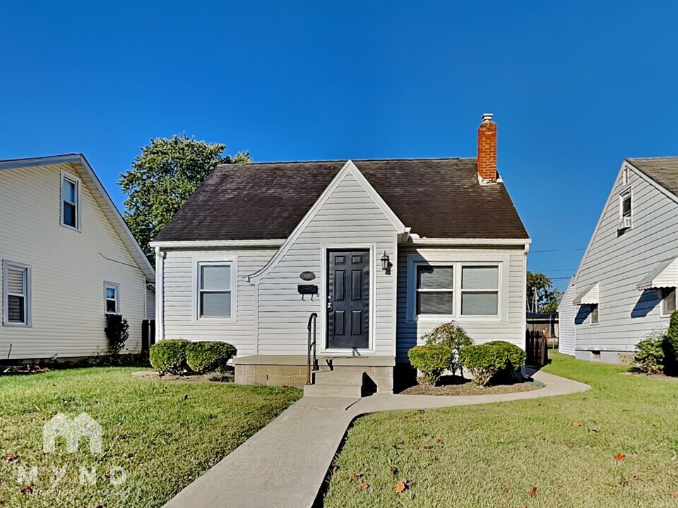 635 Oakwood Ave in Lancaster, OH - Building Photo
