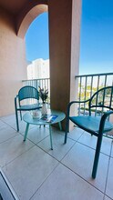 2280 SW 32nd Ave in Miami, FL - Foto de edificio - Building Photo