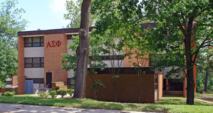 2613 Fraternity Ct in Raleigh, NC - Foto de edificio - Building Photo