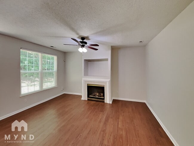 6027 Briggs Dr in Charlotte, NC - Building Photo - Building Photo