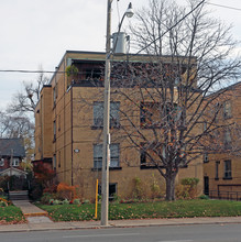 937 Avenue Rd in Toronto, ON - Building Photo - Building Photo