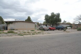 2750-2760 N Fair Oaks Ave in Tucson, AZ - Building Photo