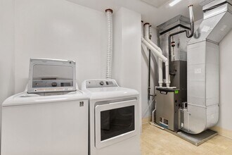 110 E Michigan Ave in Kalamazoo, MI - Building Photo - Building Photo