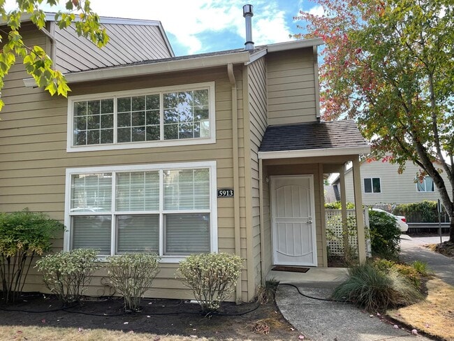5913 NE 35th Cir in Vancouver, WA - Building Photo - Building Photo