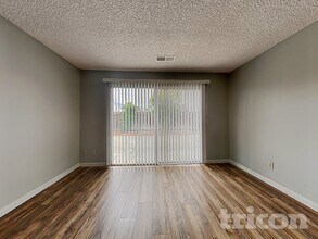 1213 Essex Dr in Fairfield, CA - Building Photo - Building Photo