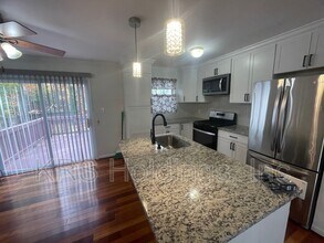 5597 Shannon Ct in Woodbridge, VA - Building Photo - Building Photo