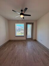 5400 Haltom Rd in Haltom City, TX - Foto de edificio - Building Photo