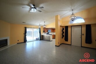 610 Ohanneson Ave in Shafter, CA - Building Photo - Building Photo