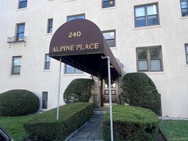 240 Alpine Pl in Tuckahoe, NY - Building Photo