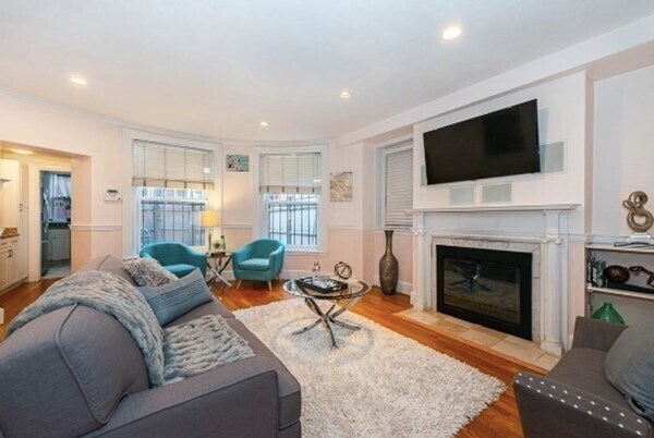 405 Commonwealth Ave, Unit 2 in Boston, MA - Foto de edificio - Building Photo
