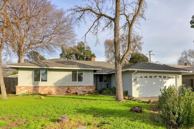 2081 Wakefield Way in Sacramento, CA - Building Photo - Building Photo