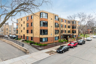 Dupont Plaza of Lowry Hill in Minneapolis, MN - Building Photo