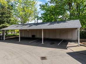 Madronas Apartments in Seatac, WA - Building Photo - Building Photo