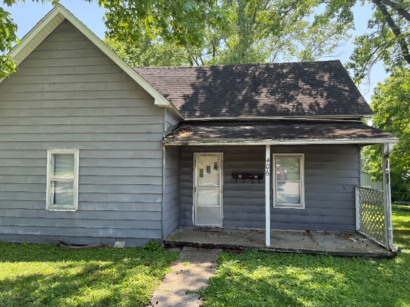 406 E 17th St in Bedford, IN - Building Photo