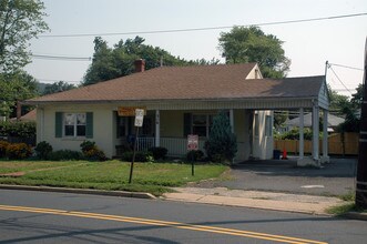 566 Thompson Ave in Bound Brook, NJ - Building Photo - Building Photo