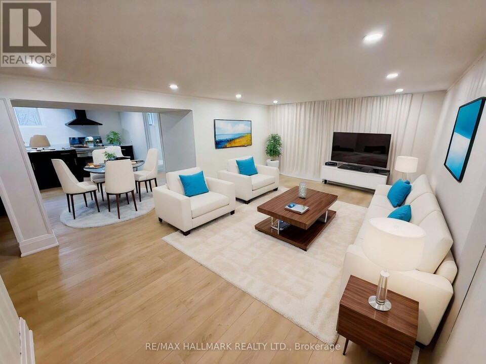 16 Arkley Crescent in Toronto, ON - Building Photo